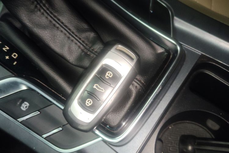 吉利汽车 帝豪 2018款 1.5L CVT豪华型中控内饰7001