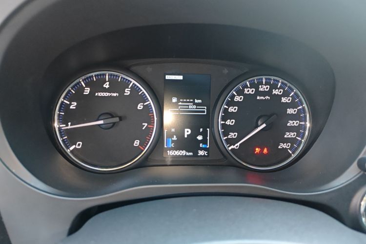 三菱 欧蓝德 2020款 2.4L 四驱致享版 7座局部细节14