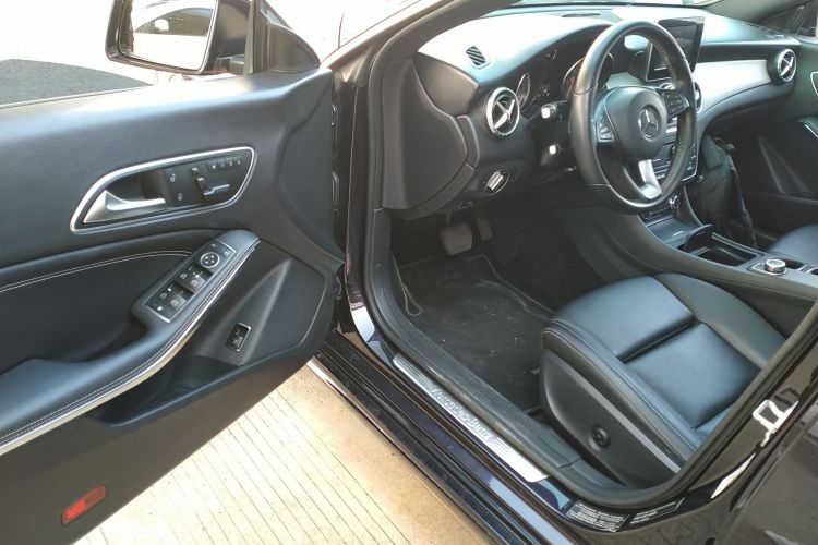 奔驰CLA 2016款 CLA 200 时尚型中控内饰7003