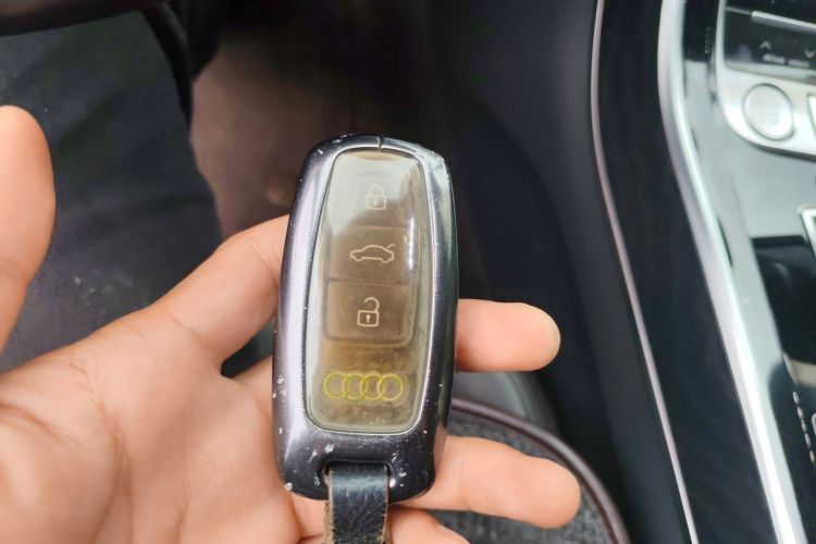 奥迪A8 2018款 A8L 55 TFSI quattro投放版精英型中控内饰11