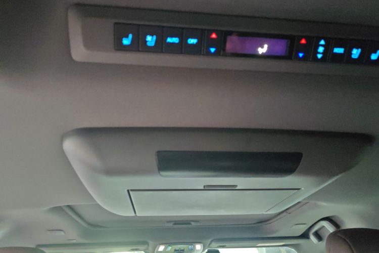 丰田 赛那SIENNA 2021款 2.5L混动 铂金版中控内饰22