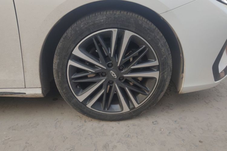 奇瑞 艾瑞泽8 2023款 高能版 2.0T DCT劲车身外观10