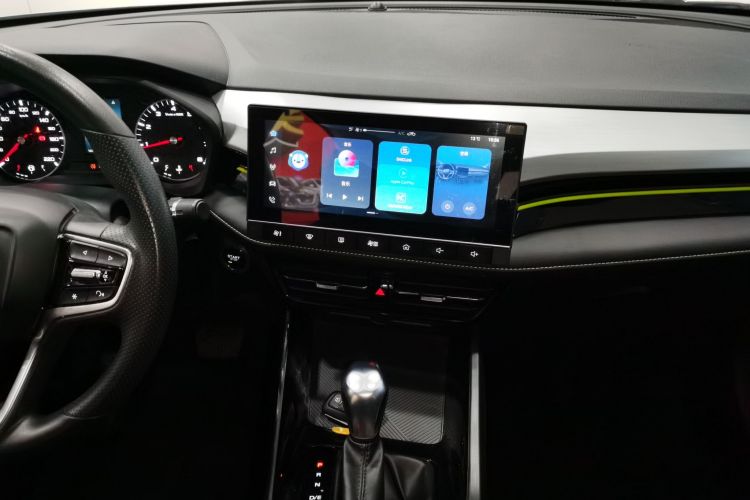 荣威i5 2021款 1.5L CVT铂金版中控内饰16