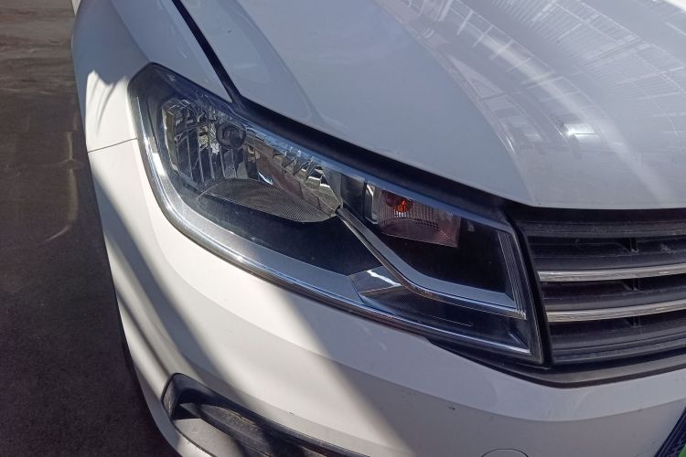 大众 桑塔纳 2016款 1.6L 自动风尚版车身外观8