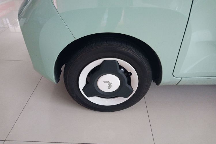 五菱汽车 宏光MINIEV 2021款 马卡龙臻享款 磷酸铁锂车身外观6007