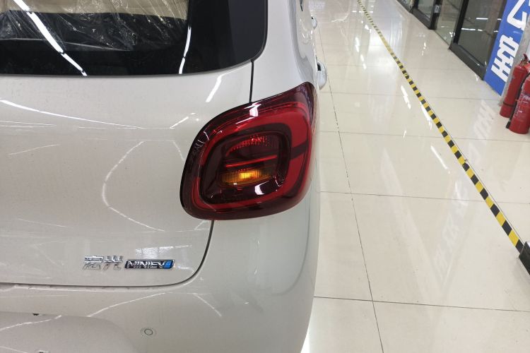 五菱汽车 宏光MINIEV 2025款 四门版 进阶款车身外观9