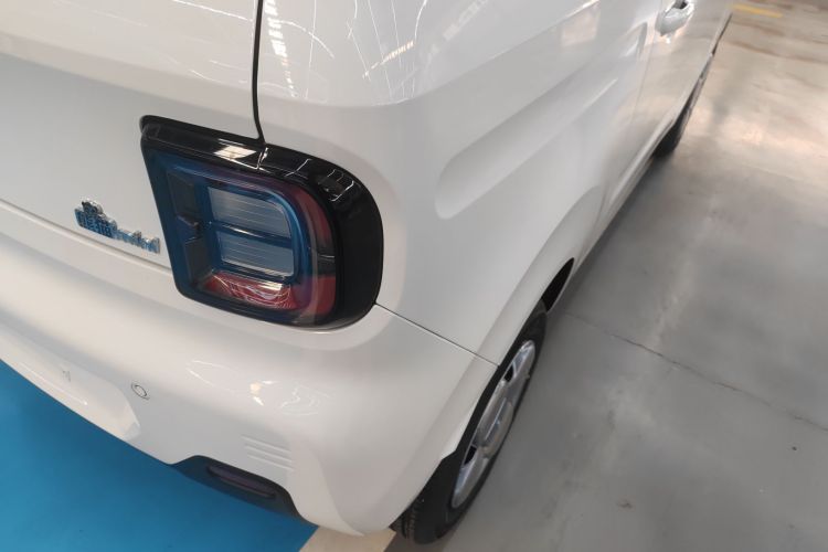 吉利银河 2024款 熊猫mini 200km 耐力熊车身外观9