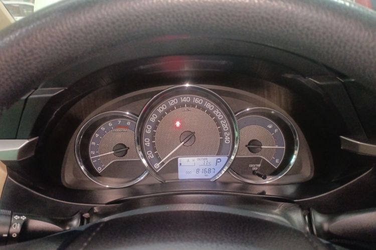 丰田 雷凌 2015款 1.6E CVT新锐版中控内饰14