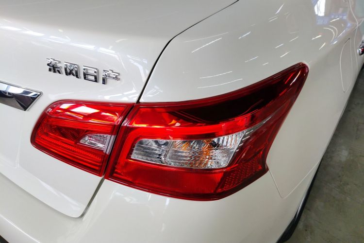 日产 轩逸 2022款 经典 1.6XL CVT豪华版车身外观9