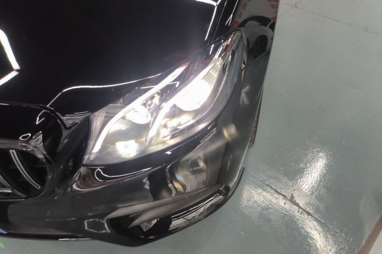 奔驰E级(进口) 2019款 E 200 轿跑车局部细节36