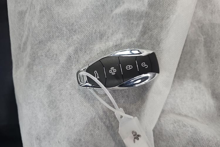 红旗天工08 2025款 605先锋版中控内饰11