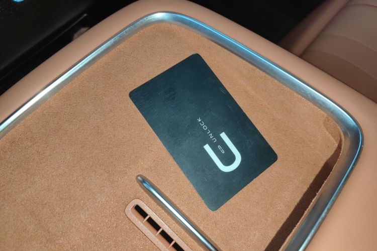 长安启源E07 2025款 纯电 四驱 90kWh Ultra高性能版中控内饰7001