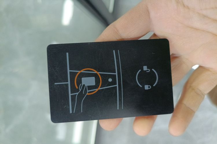 特斯拉 Model Y 2025款 后轮驱动版中控内饰7001