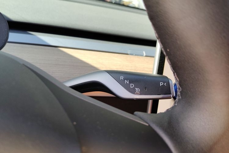 特斯拉 Model Y 2022款 长续航全轮驱动版中控内饰18