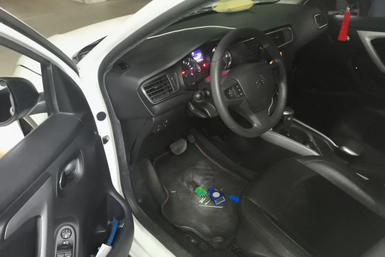雪铁龙C3-XR 2018款 1.6L 自动先锋型中控内饰7003