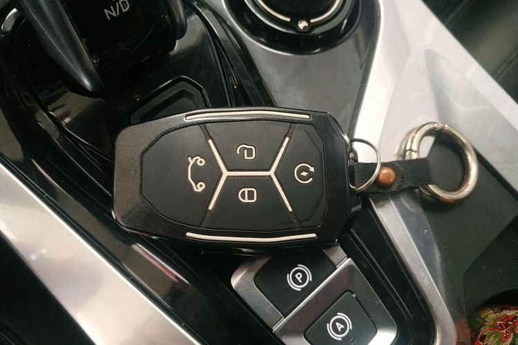 领克01 2017款 2.0T 四驱劲Pro版中控内饰11