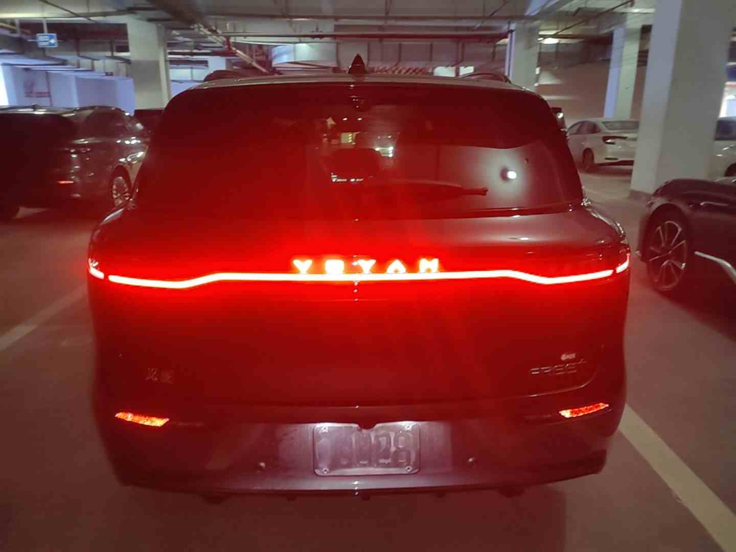 岚图汽车 岚图FREE 2025款 FREE+ 四驱乾崑版(3)