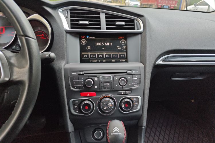 雪铁龙C4L 2014款 1.6THP 智驱版 自动劲智型中控内饰16