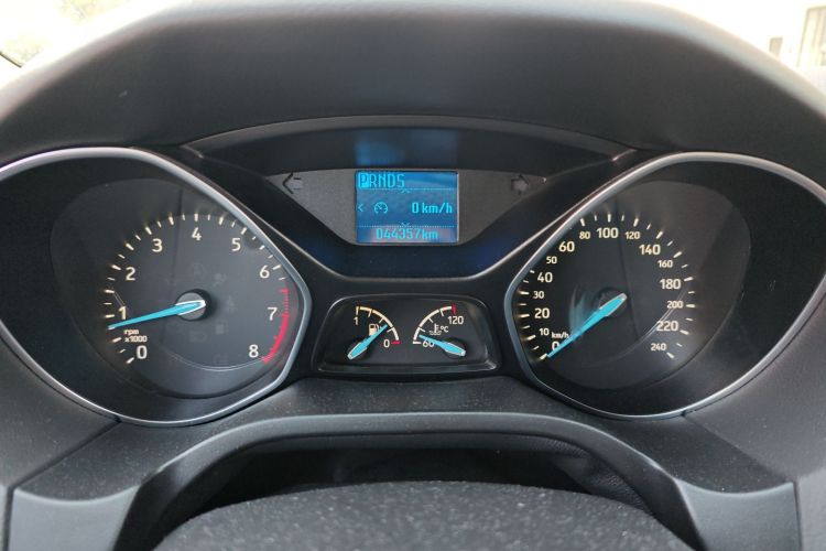 福特 福克斯 2015款 两厢 1.6L 自动风尚型局部细节14