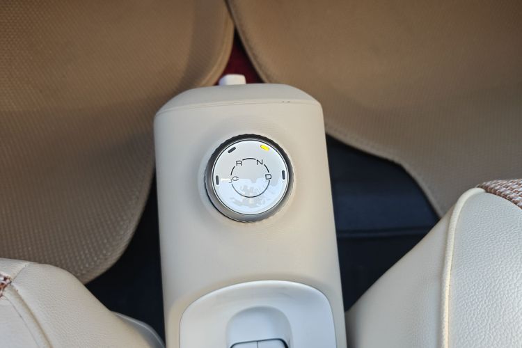 五菱汽车 宏光MINIEV 2024款 第三代 215km 青春版中控内饰18