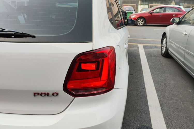 大众 Polo 2016款 1.4L 手动风尚型车身外观9