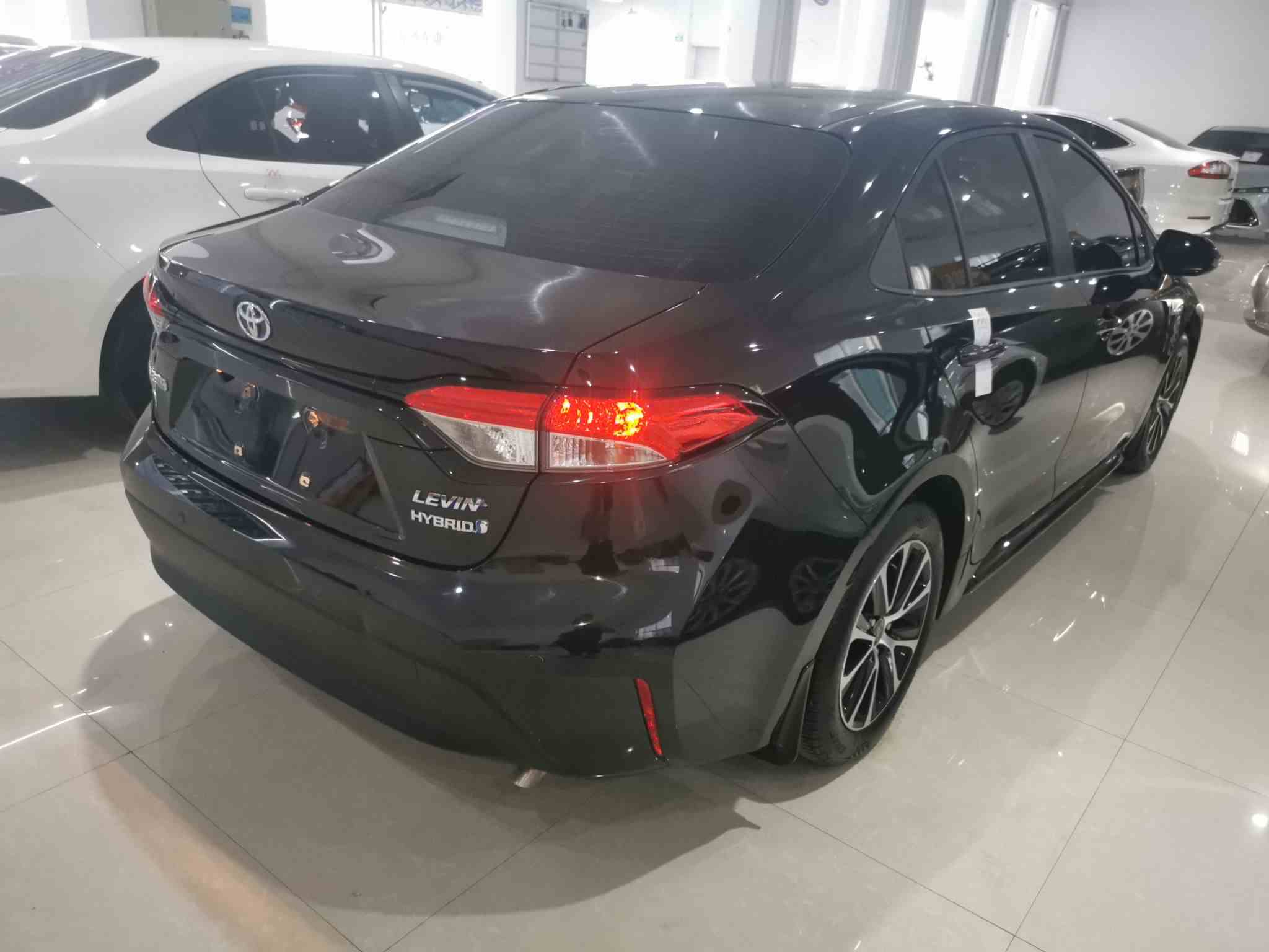 丰田 雷凌 2023款 智能电混双擎 1.8L 领先版(4)