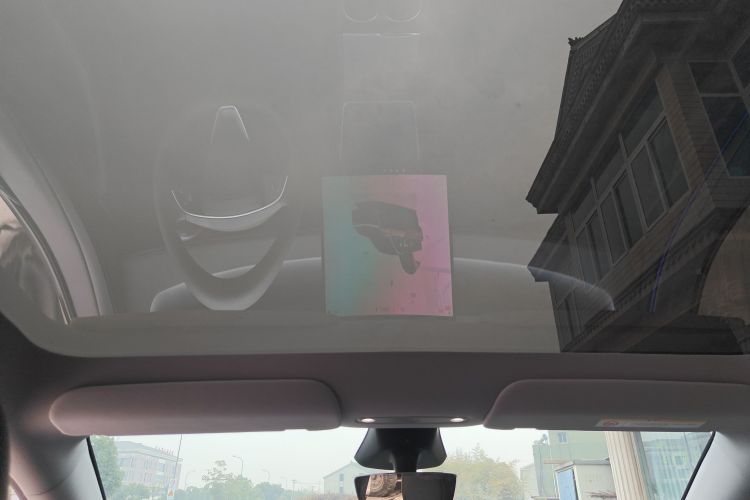 特斯拉 Model Y 2025款 后轮驱动 首发版中控内饰22