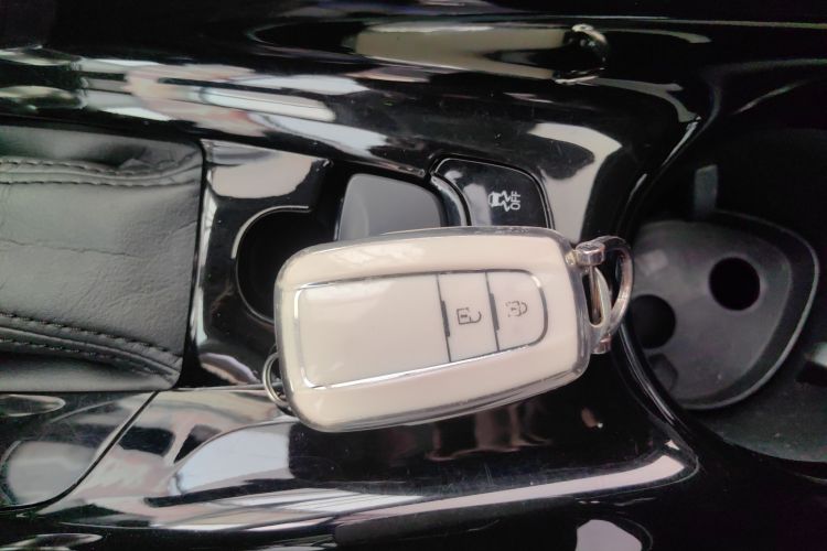 丰田C-HR 2021款 2.0L 豪华版中控内饰11