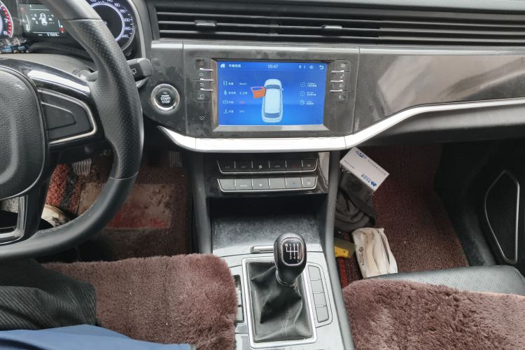 中国重汽VGV VGV U70 2020款 1.5T 手动精英天窗版 5座中控内饰16