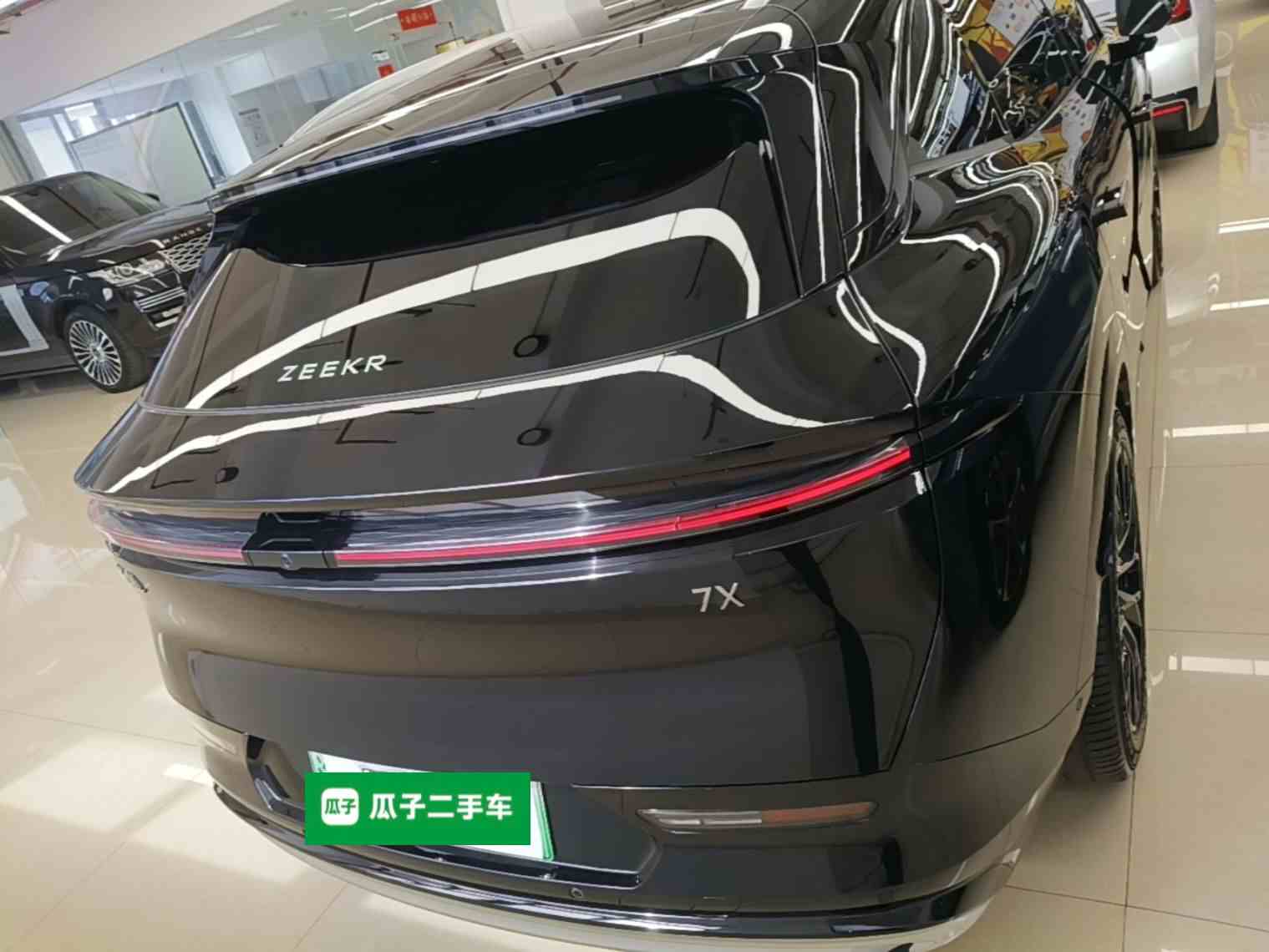 极氪7X 2025款 75kWh 后驱智驾版(4)