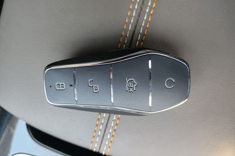 比亚迪 秦PLUS 2023款  冠军版 DM-i 120KM超越型中控内饰11