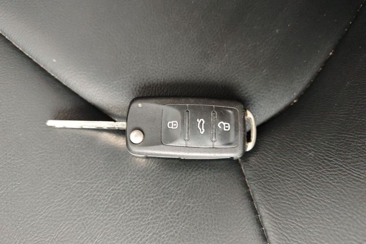 大众 桑塔纳 2016款 1.6L 手动风尚版中控内饰11