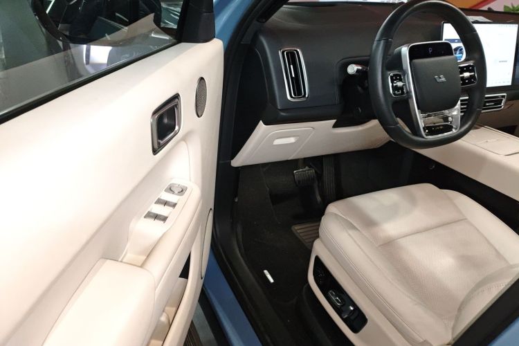 理想汽车 理想L9 2023款 Pro中控内饰20