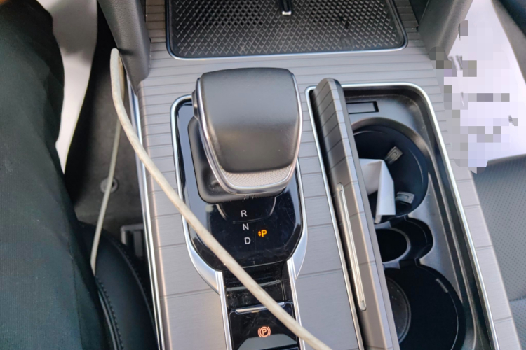 红旗HS7 PHEV 2024款 2.0T PHEV 四驱旗畅版 6座中控内饰18