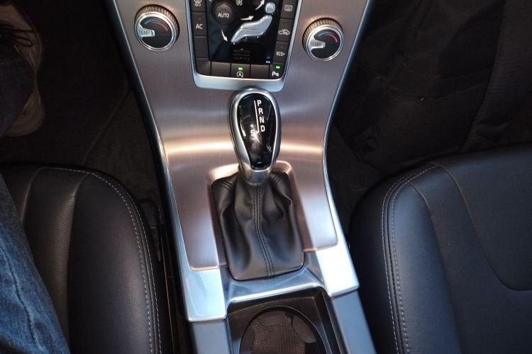 沃尔沃XC60 2017款 T5 智行升级版中控内饰18