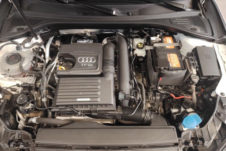 奥迪A3 2020款 改款 Limousine 35 TFSI 进取型 国VI机舱底盘24