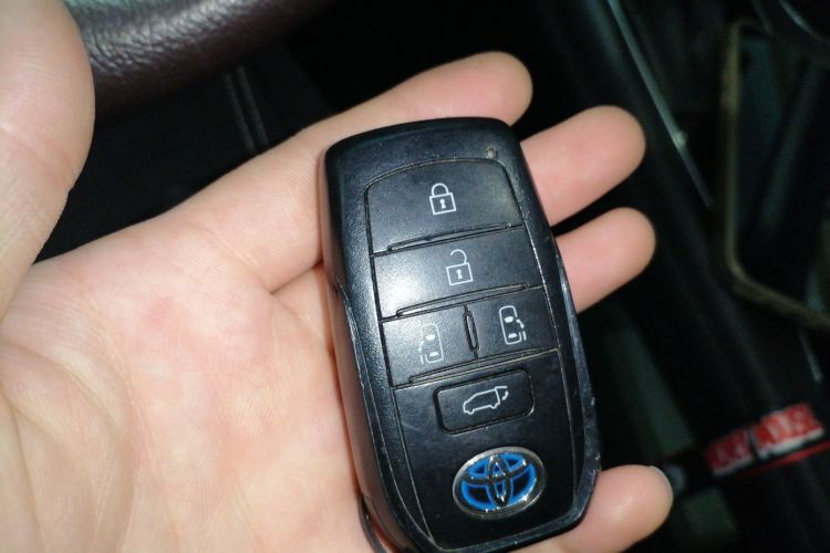 丰田 格瑞维亚 2022款 2.5L混动 旗舰版中控内饰11