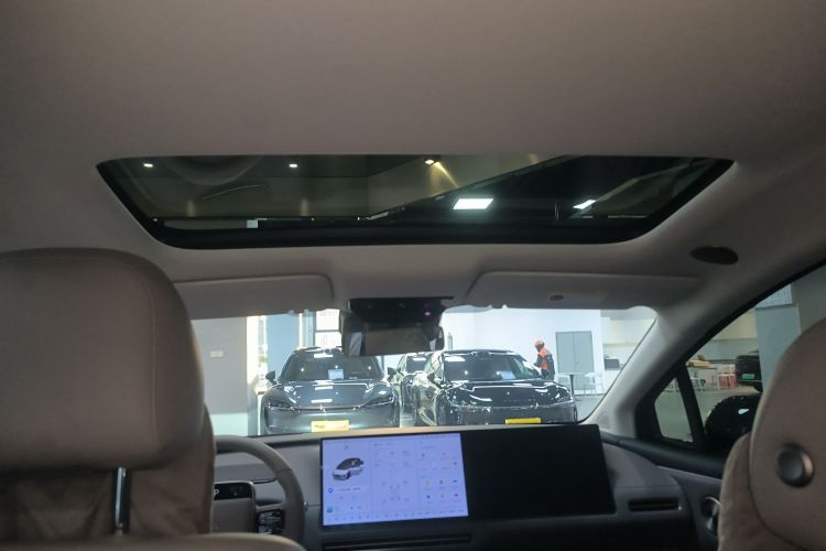 理想汽车 理想i8 2025款 标准版中控内饰22