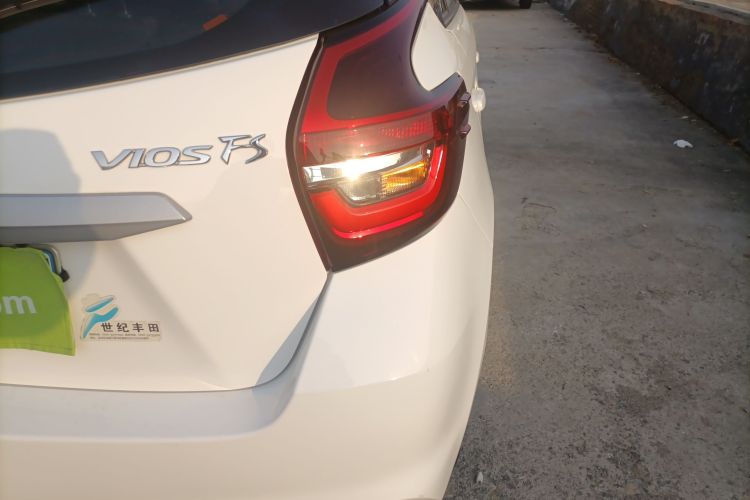 丰田 威驰FS 2021款 1.5L CVT锋驰版车身外观9