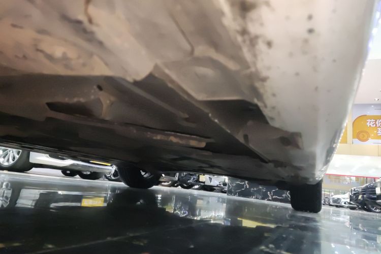 奔驰A级 2022款 改款三 A 200 L 运动轿车时尚型局部细节9002