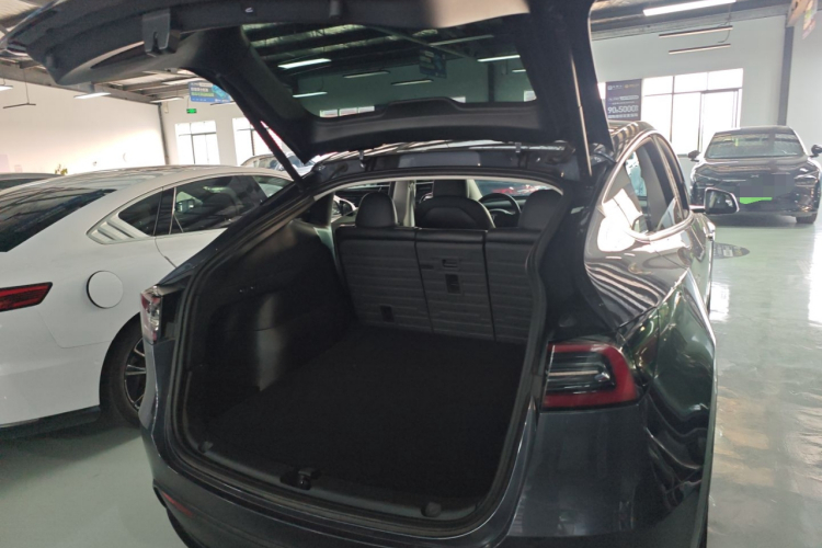 特斯拉 Model Y 2022款 后轮驱动版机舱底盘23