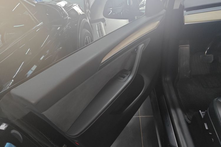 特斯拉 Model Y 2022款 改款 后轮驱动版中控内饰7007