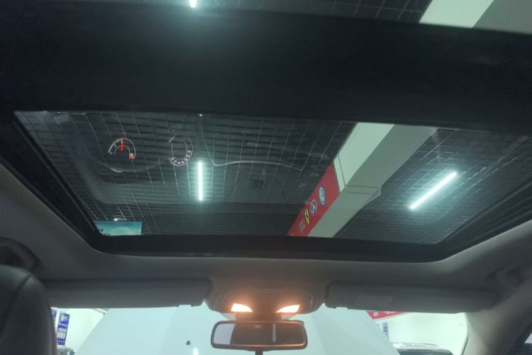 Jeep 自由光 2017款 2.0L 优越版中控内饰22