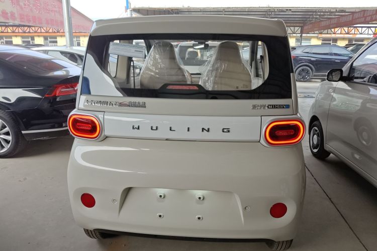 五菱汽车 宏光MINIEV 2024款 第三代 215km 青春版车身外观6