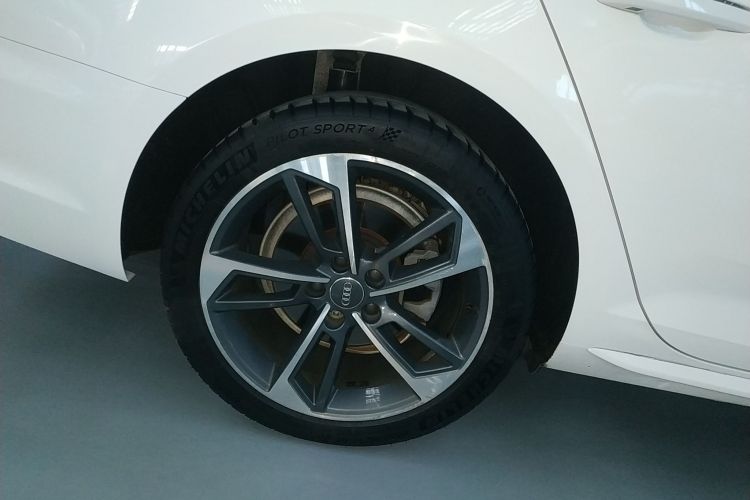 奥迪A4L 2019款 40 TFSI 进取型 国VI车身外观6008