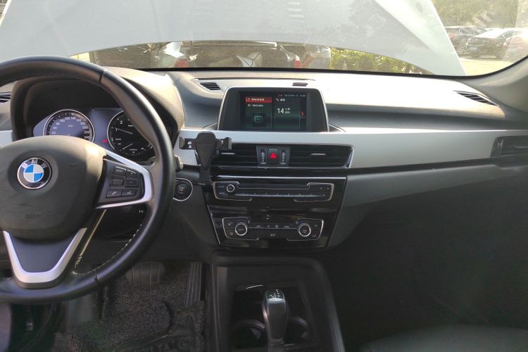 宝马X1 2018款 sDrive18Li 时尚型中控内饰16