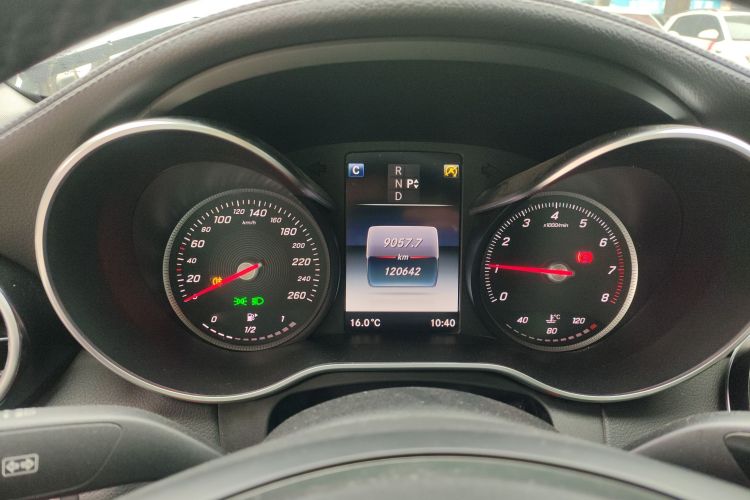 奔驰C级 2018款 C 200 L 运动版局部细节14