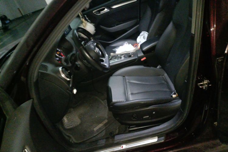 奥迪A3 2018款 30周年年型 Limousine 35 TFSI 运动型局部细节19