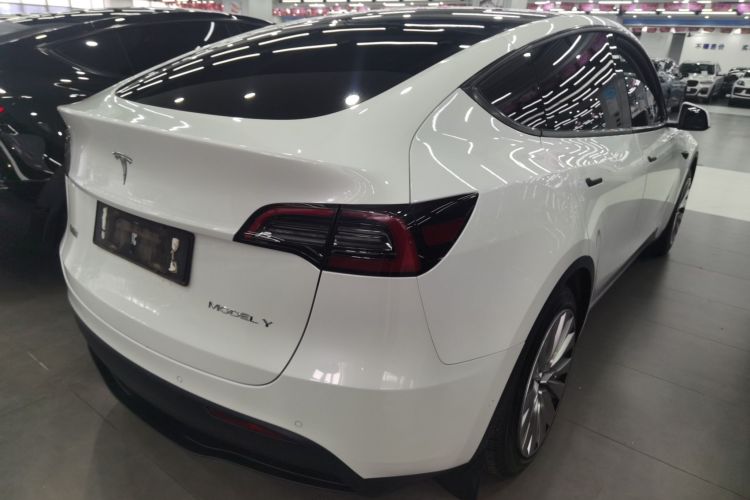 特斯拉 Model Y 2022款 改款 后轮驱动版车身外观7