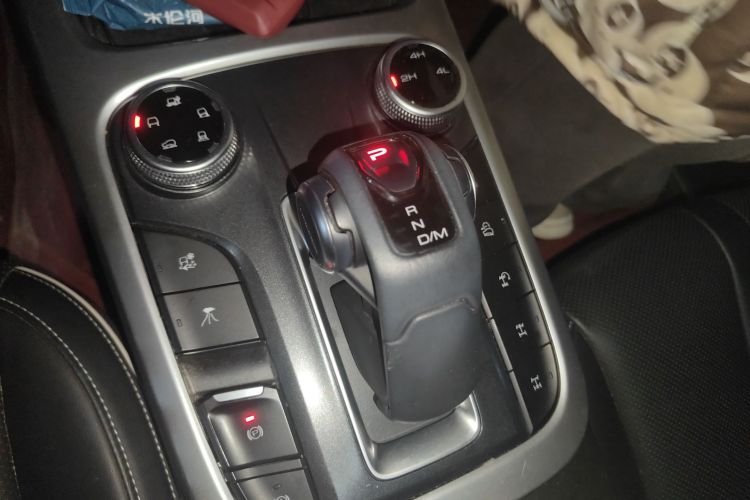 坦克300 2023款 越野版 2.0T 征服者中控内饰18